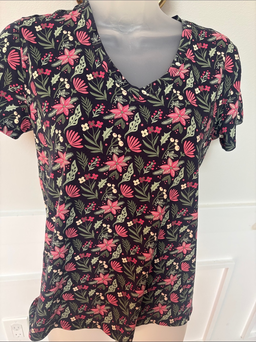 Blue Mountain Women's Floral V-Neck Short-Sleeve T-Shirt